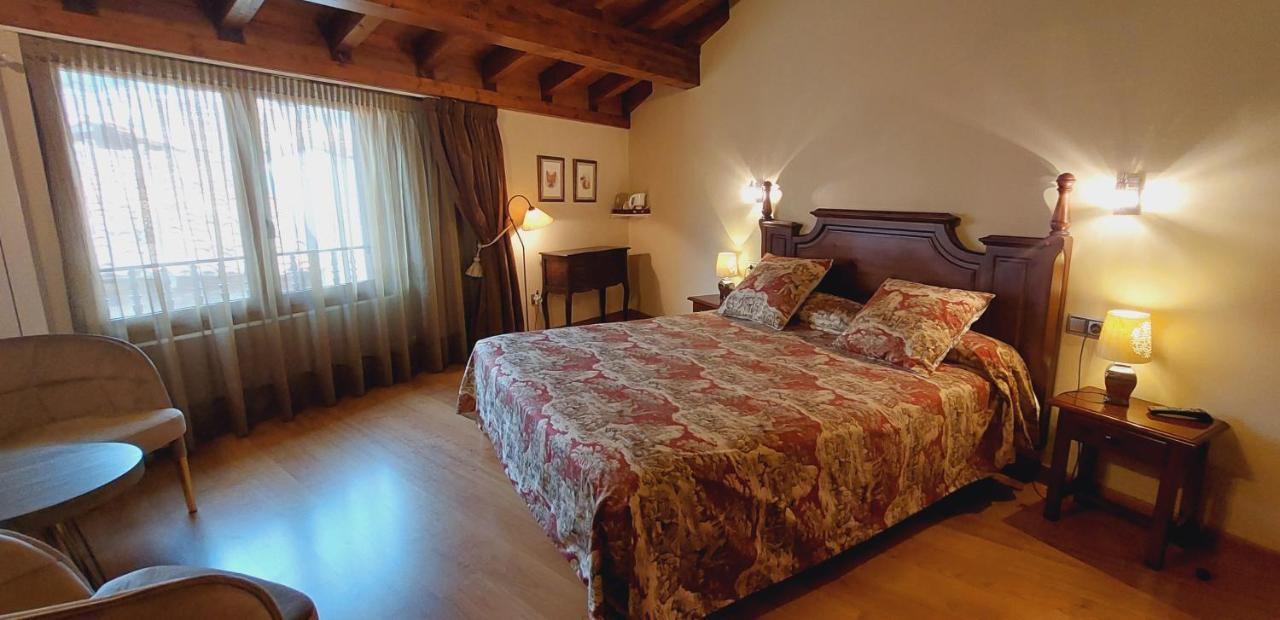 Posada Laura Потес Экстерьер фото